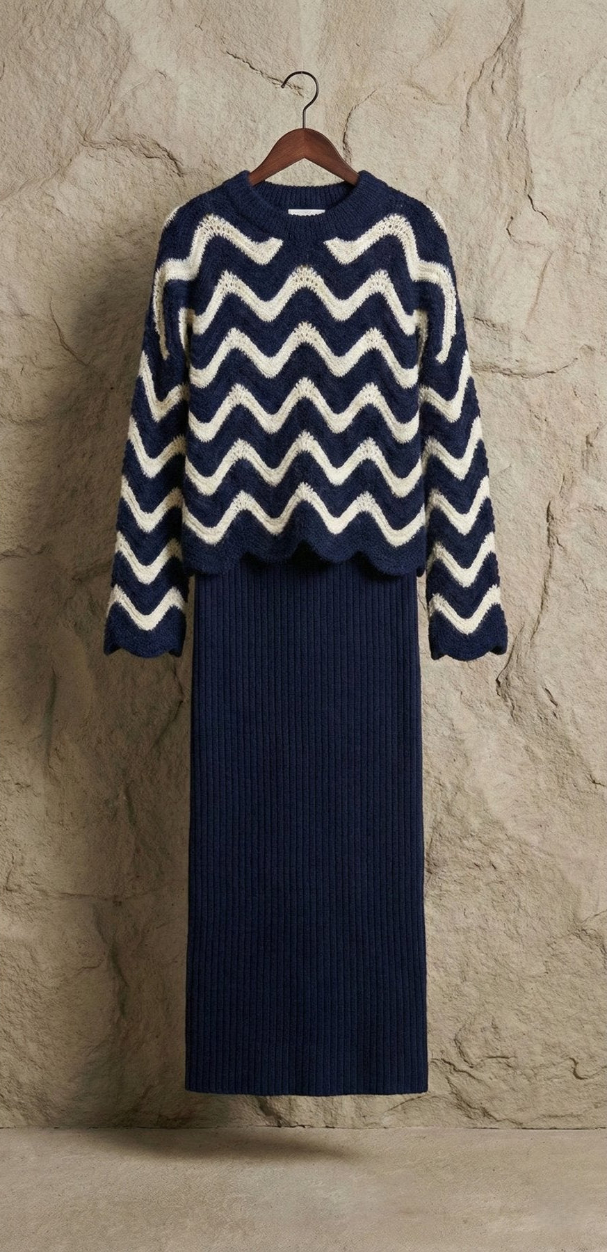 Dalgalı Desenli Triko Kazak ve Fitilli Askılı Midi Elbise İkili Takım | QUEENDA