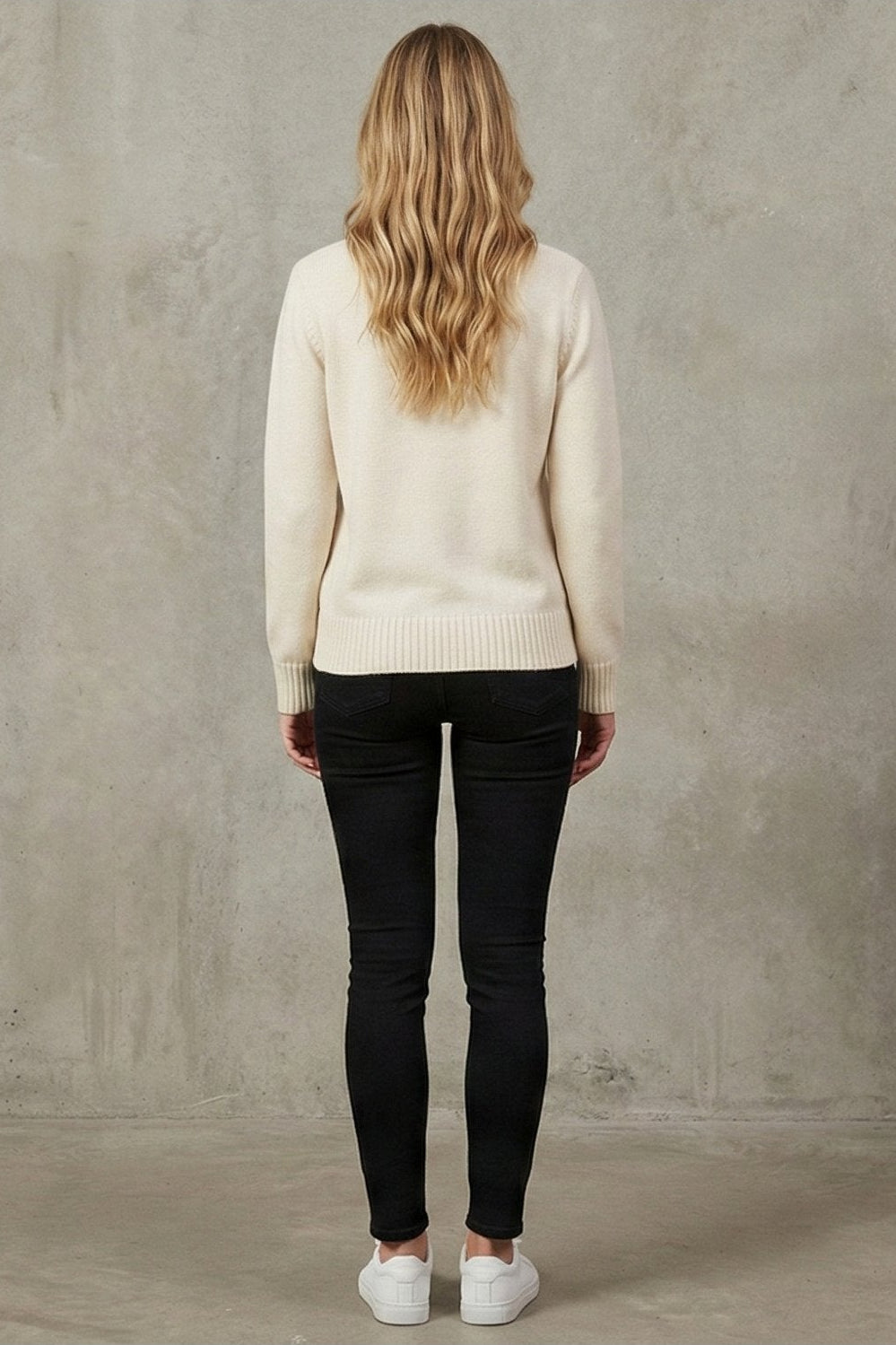 Kadın Kırmızı Fiyonk Motifli Oversize Triko Tunik Kazak – Ekru | QUEENDA