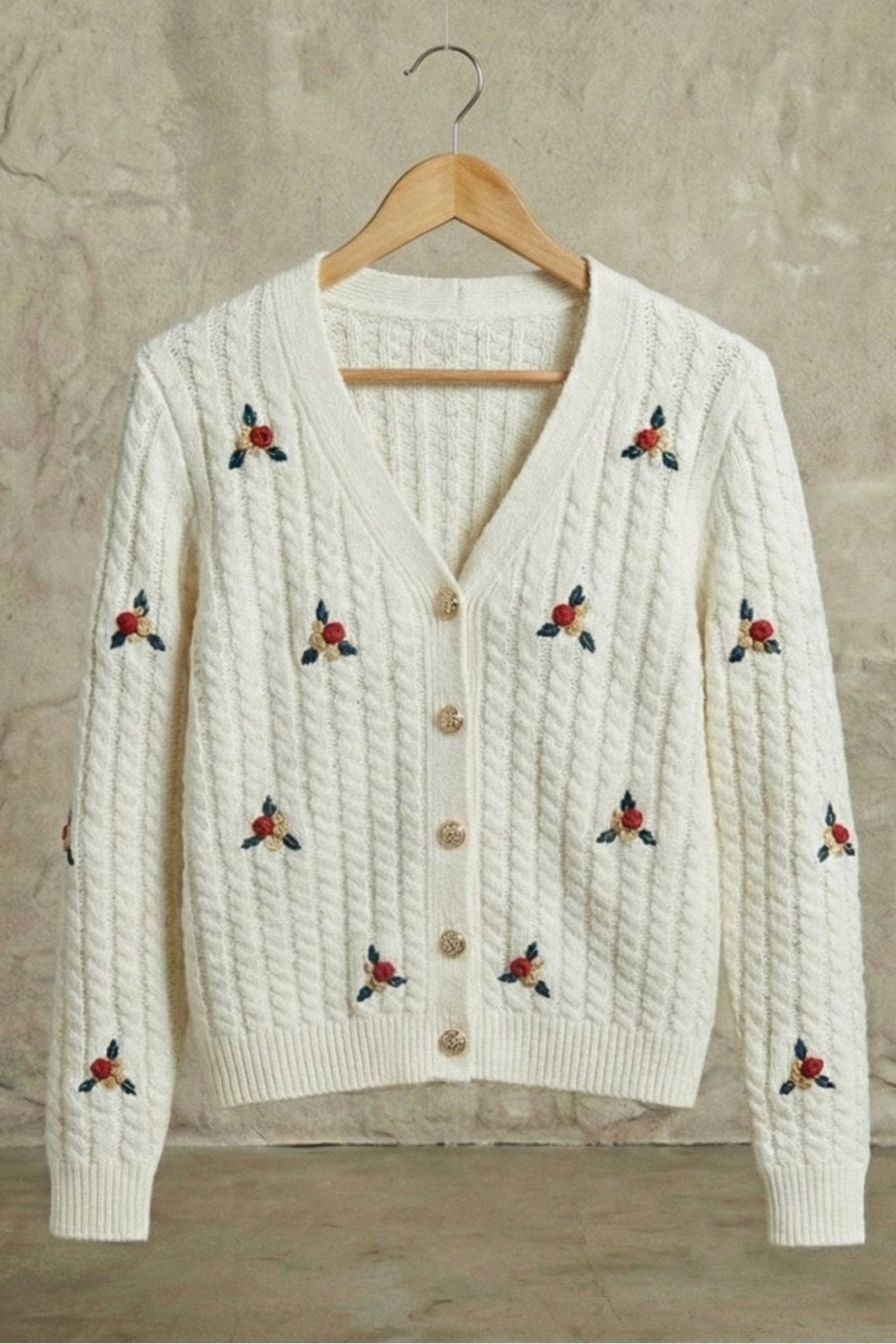 Kadın Çiçek Nakışlı V Yaka Düğmeli Triko Hırka | QUEENDA