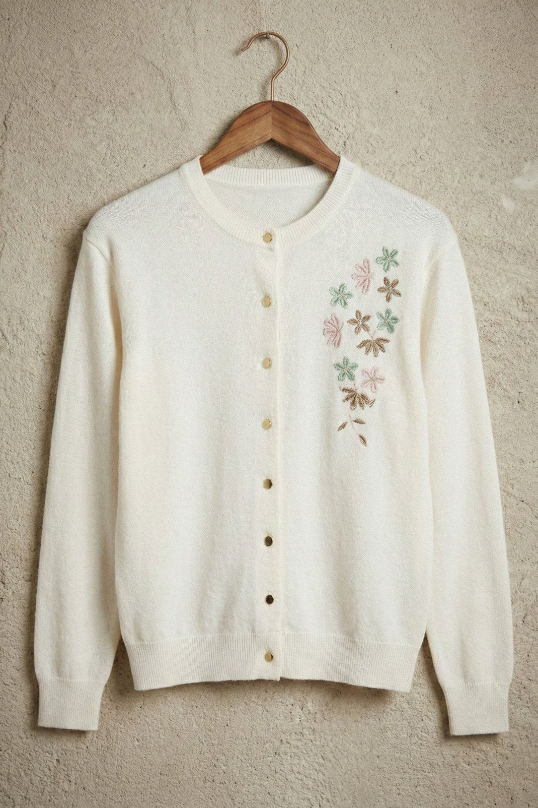 Kadın Çiçekli Boncuk İşlemeli Düğmeli Triko Hırka | QUEENDA