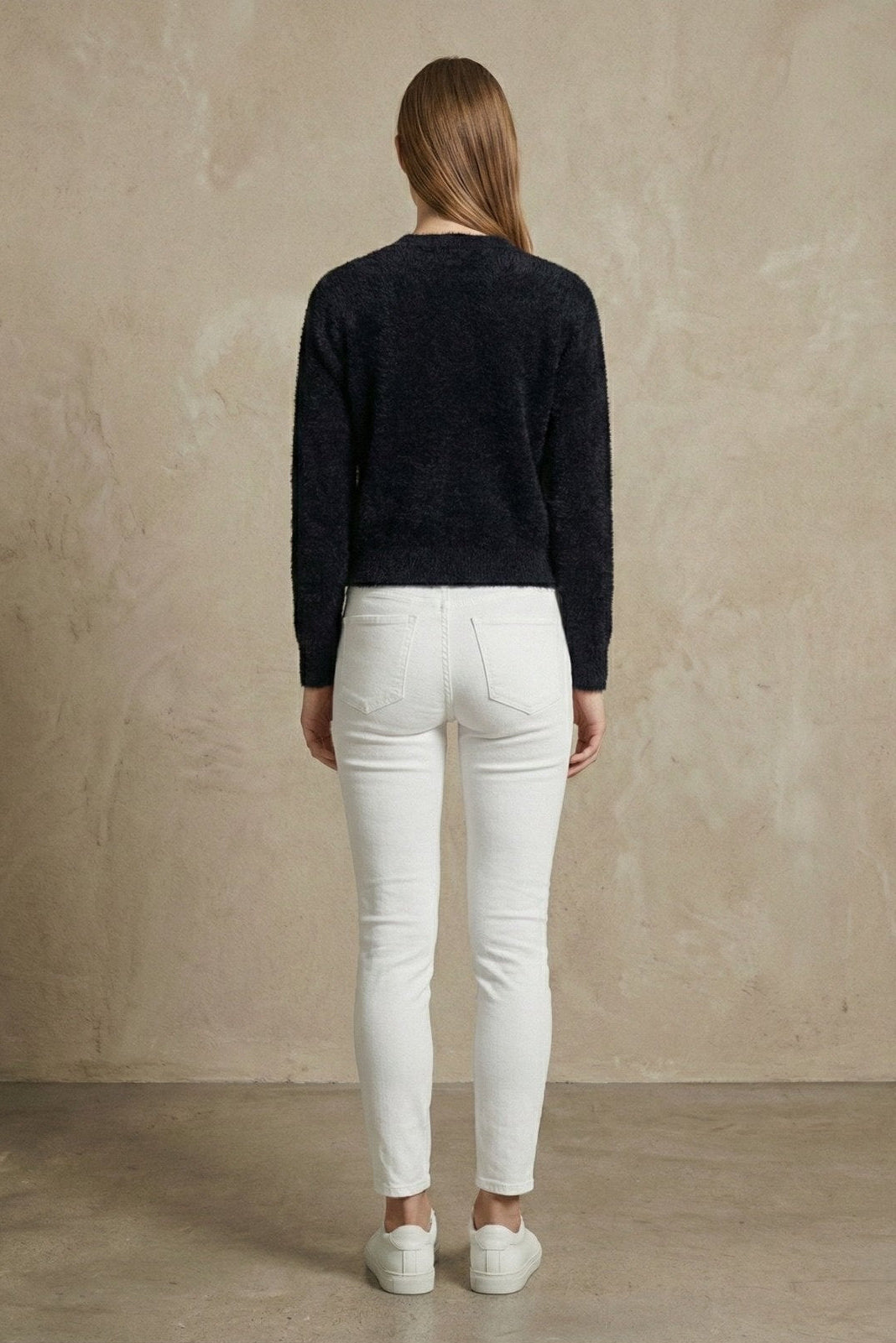 Kadın V Yaka Yumuşak Tüylü Düğmeli Triko Hırka | QUEENDA