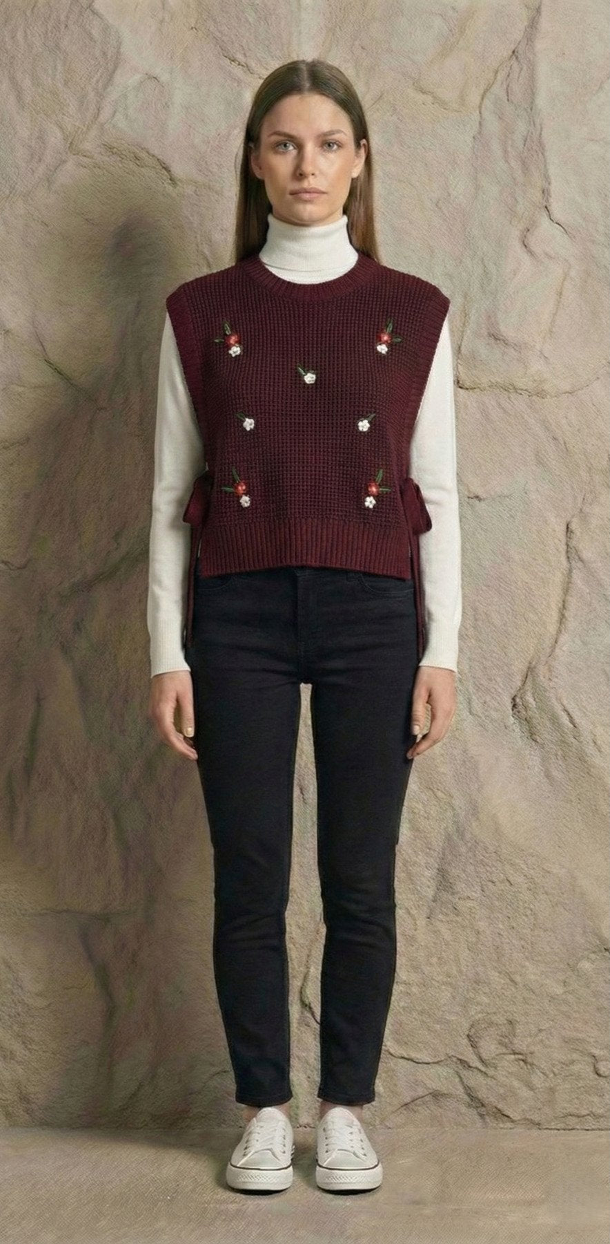 Çiçek Nakışlı Yanları Bağcıklı Bisiklet Yaka Triko Süveter | QUEENDA