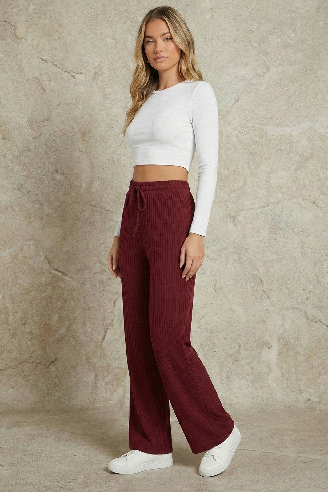 Kadın Yüksek Belli Kaşkorse kumaşlı Geniş Paça Pantolon | QUEENDA