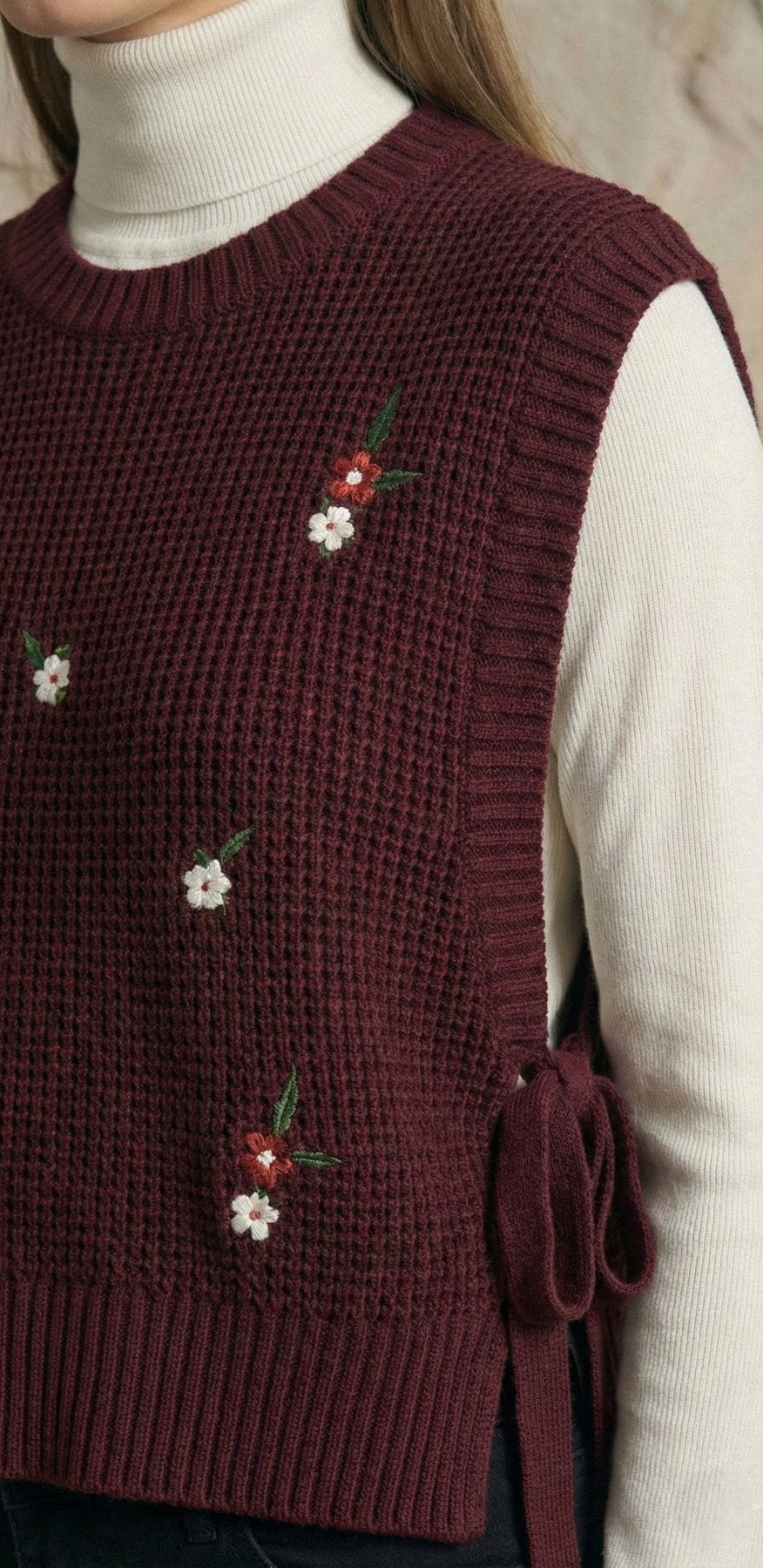 Çiçek Nakışlı Yanları Bağcıklı Bisiklet Yaka Triko Süveter | QUEENDA