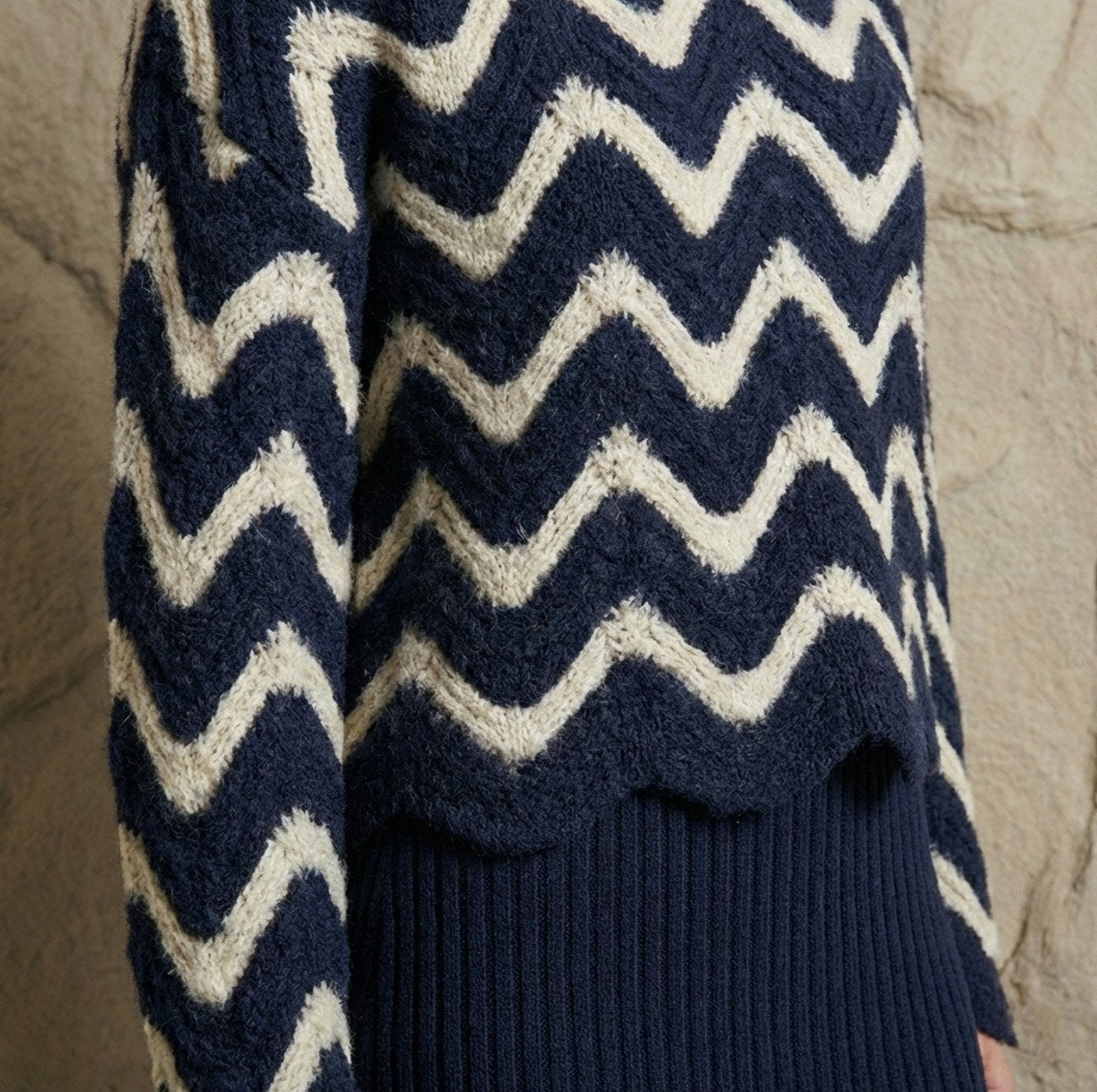 Dalgalı Desenli Triko Kazak ve Fitilli Askılı Midi Elbise İkili Takım | QUEENDA