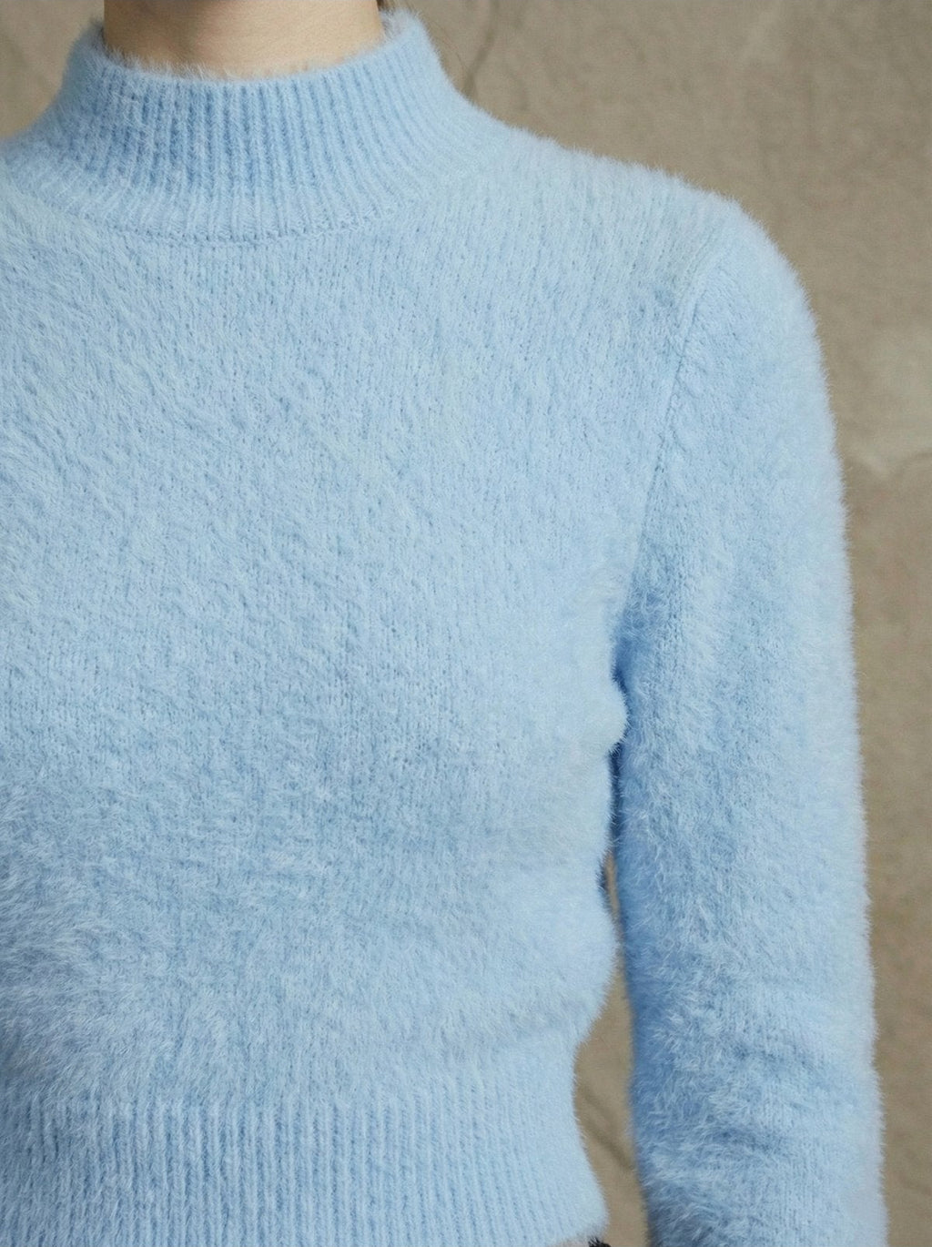 Kadın Yarım Balıkçı Uzun Kollu Parmak Geçmeli Crop Yumuşak Triko Kazak | QUEENDA