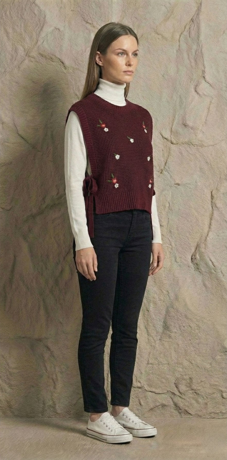 Çiçek Nakışlı Yanları Bağcıklı Bisiklet Yaka Triko Süveter | QUEENDA