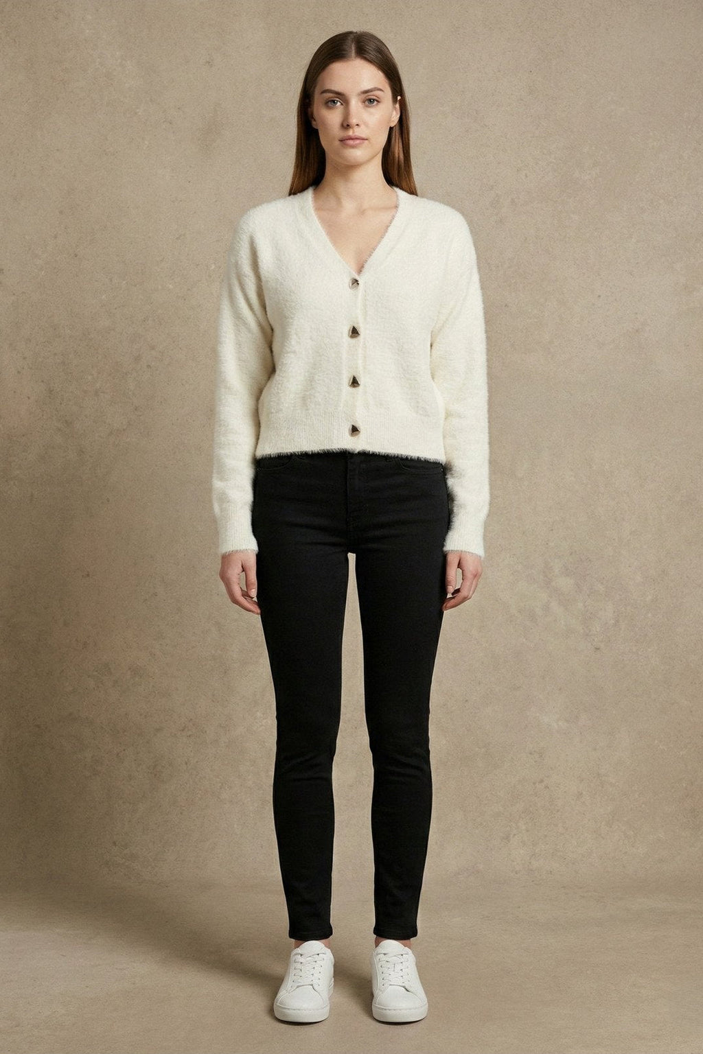 Kadın V Yaka Yumuşak Tüylü Düğmeli Triko Hırka | QUEENDA