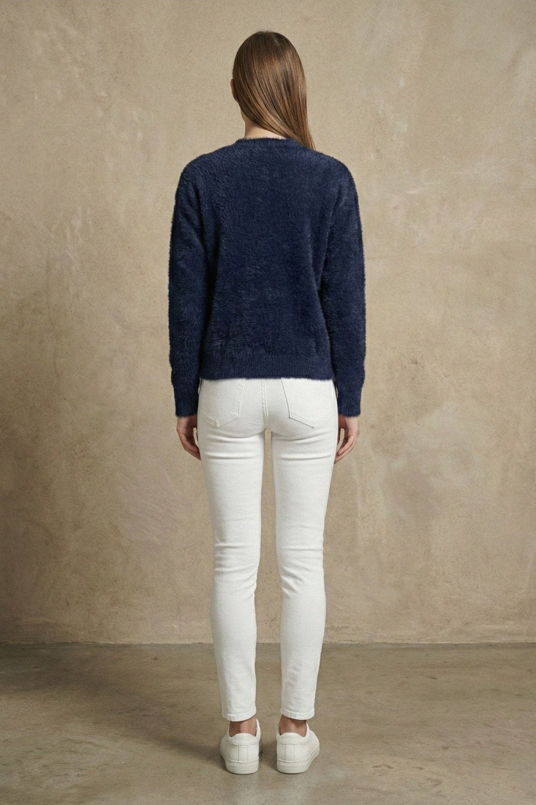 Kadın V Yaka Yumuşak Tüylü Düğmeli Triko Hırka | QUEENDA