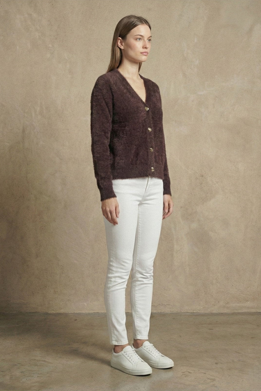 Kadın V Yaka Yumuşak Tüylü Düğmeli Triko Hırka | QUEENDA