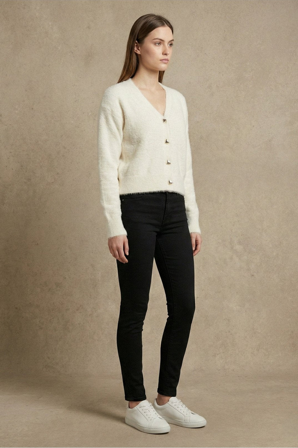 Kadın V Yaka Yumuşak Tüylü Düğmeli Triko Hırka | QUEENDA