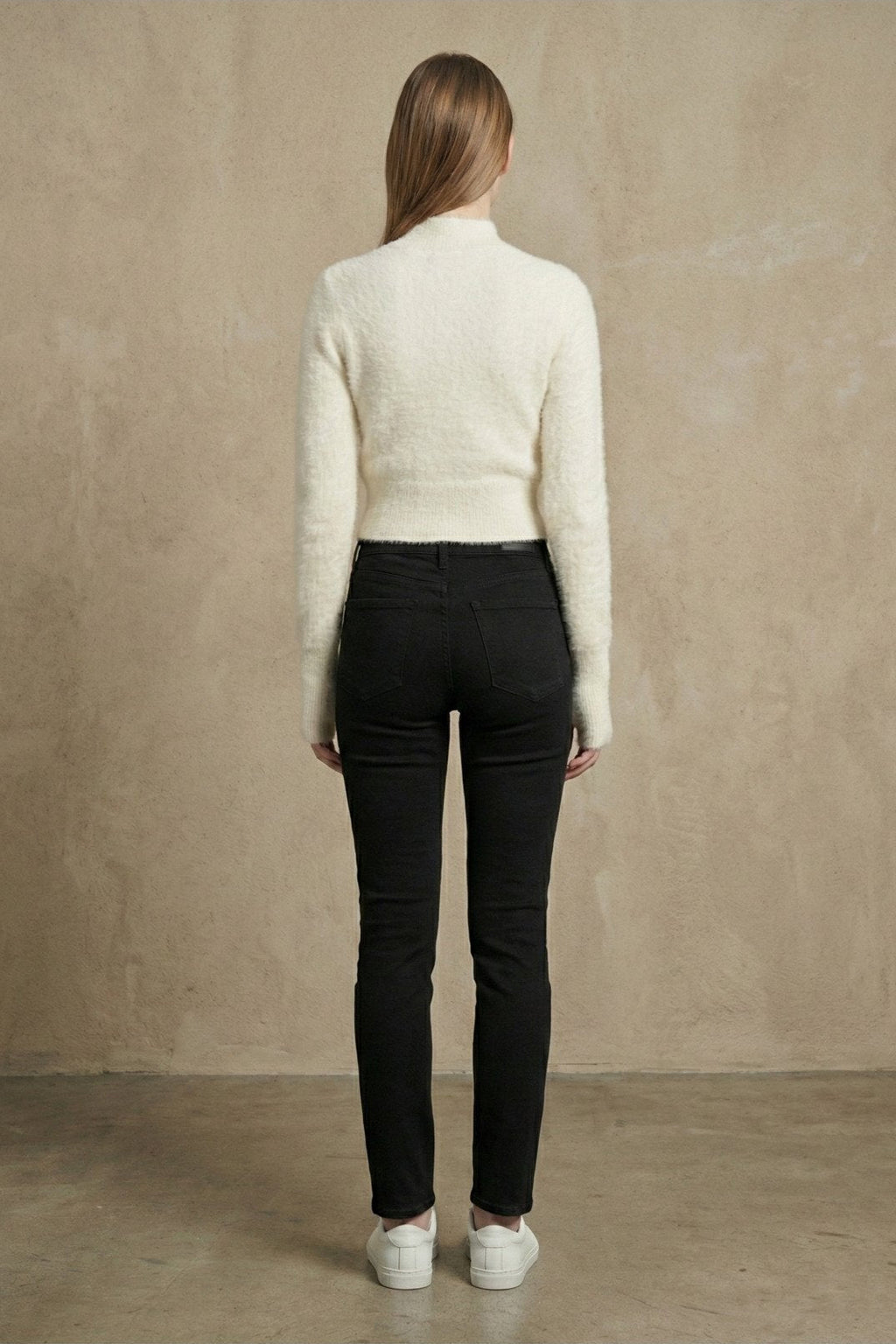 Kadın Yarım Balıkçı Uzun Kollu Parmak Geçmeli Crop Yumuşak Triko Kazak | QUEENDA