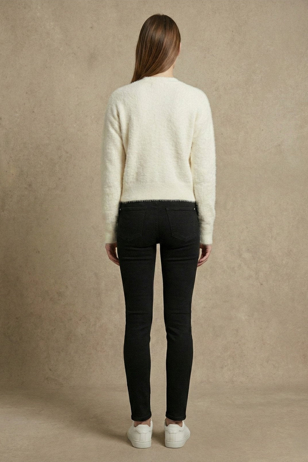 Kadın V Yaka Yumuşak Tüylü Düğmeli Triko Hırka | QUEENDA