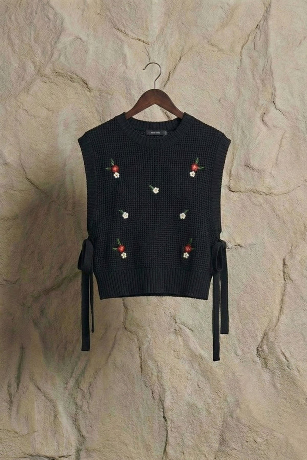 Çiçek Nakışlı Yanları Bağcıklı Bisiklet Yaka Triko Süveter | QUEENDA