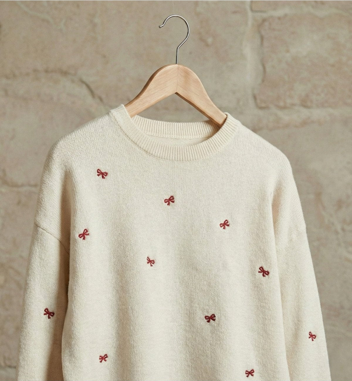 Kadın Kırmızı Fiyonk Motifli Oversize Triko Tunik Kazak – Ekru | QUEENDA