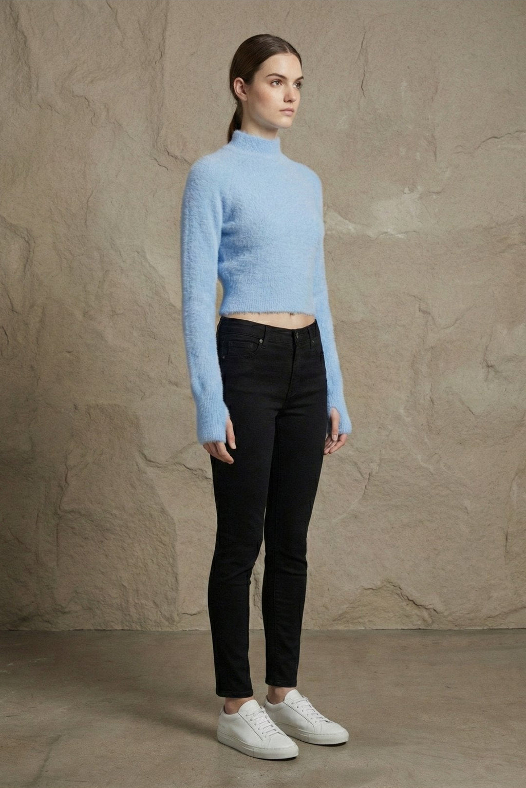 Kadın Yarım Balıkçı Uzun Kollu Parmak Geçmeli Crop Yumuşak Triko Kazak | QUEENDA