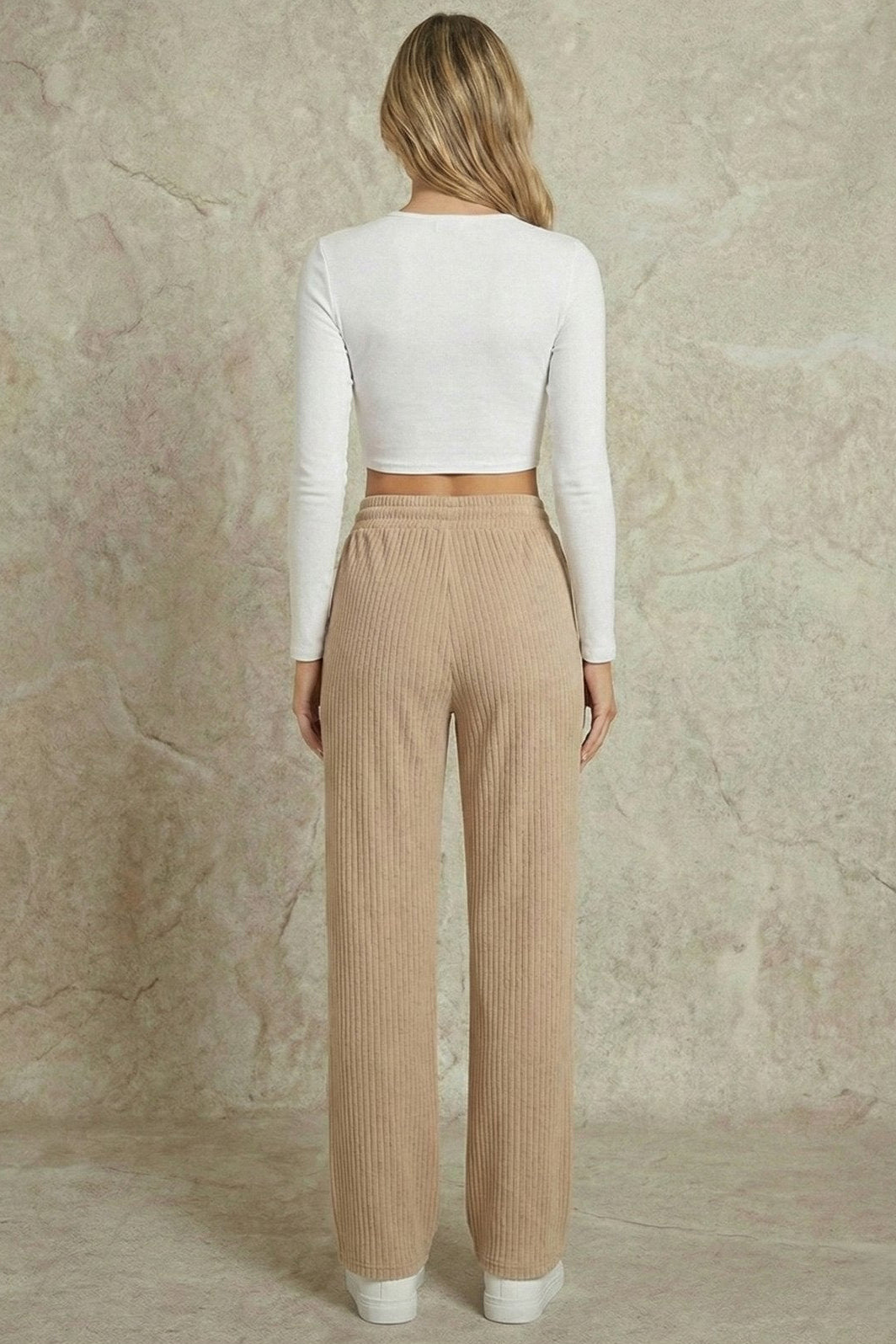 Kadın Yüksek Belli Kaşkorse kumaşlı Geniş Paça Pantolon | QUEENDA