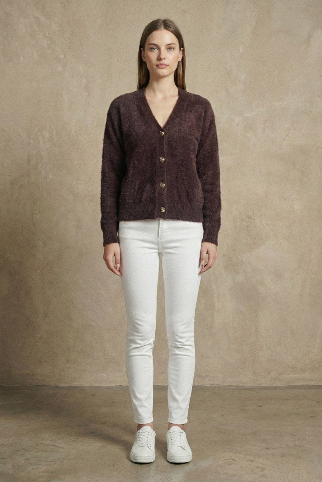 Kadın V Yaka Yumuşak Tüylü Düğmeli Triko Hırka | QUEENDA