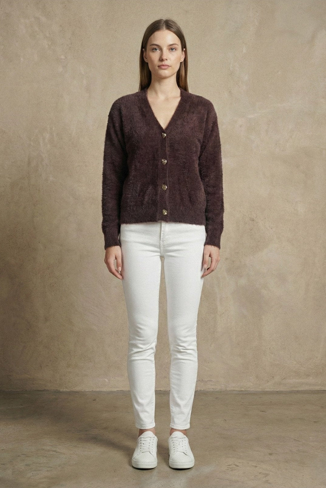 Kadın V Yaka Yumuşak Tüylü Düğmeli Triko Hırka | QUEENDA