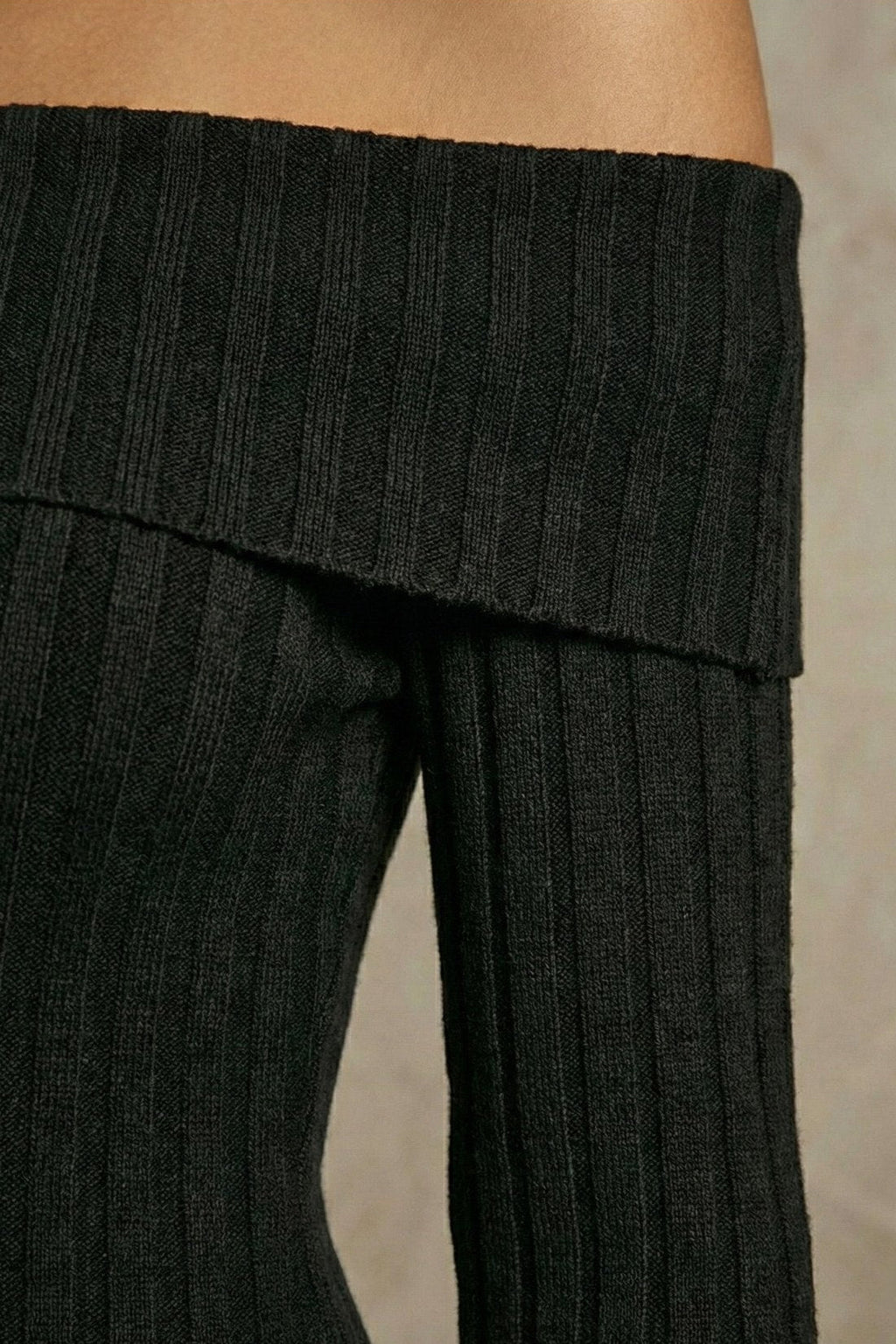 Kadın Straplez Yaka Bağcıklı Asimetrik Rib Triko Bluz | QUEENDA