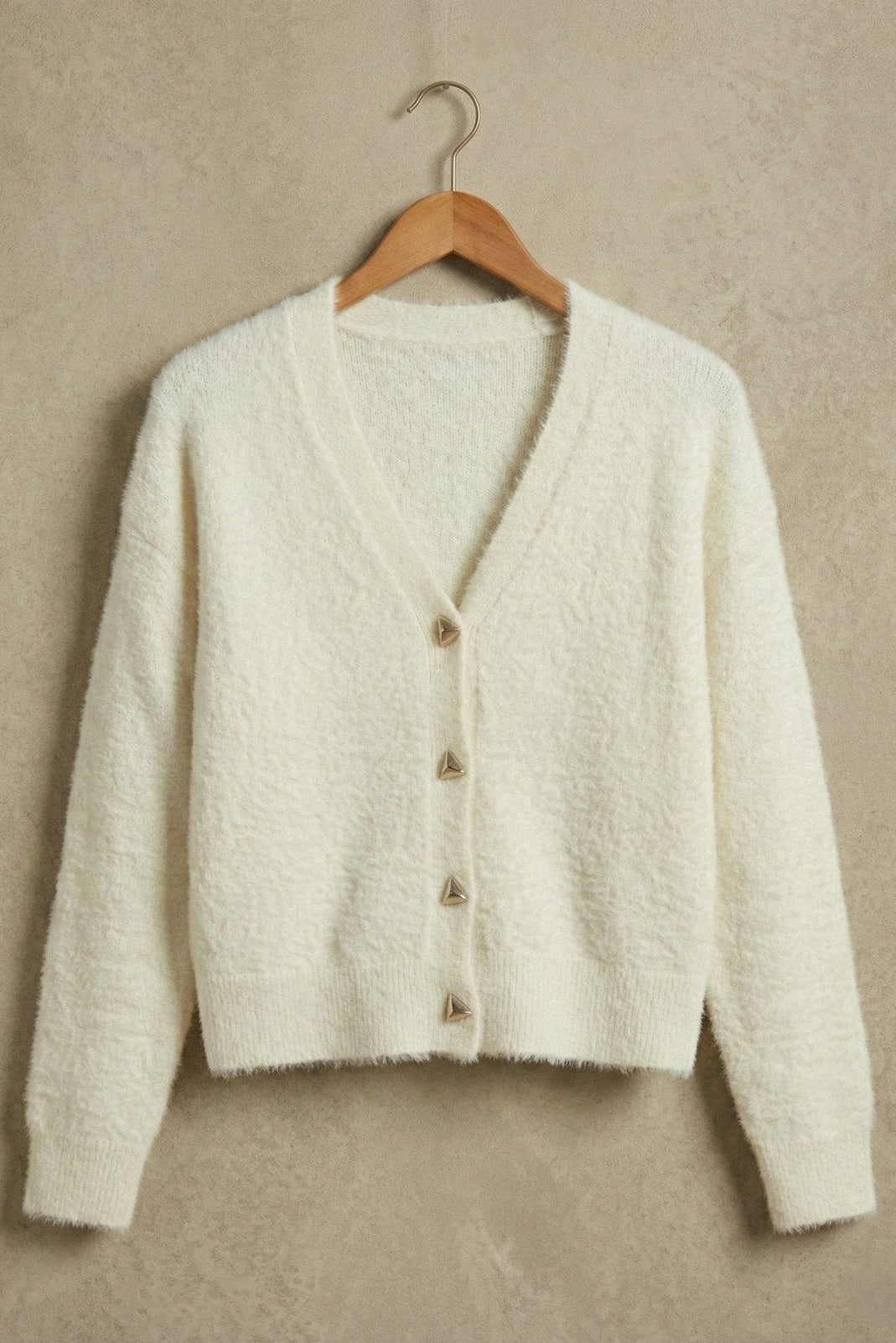 Kadın V Yaka Yumuşak Tüylü Düğmeli Triko Hırka | QUEENDA