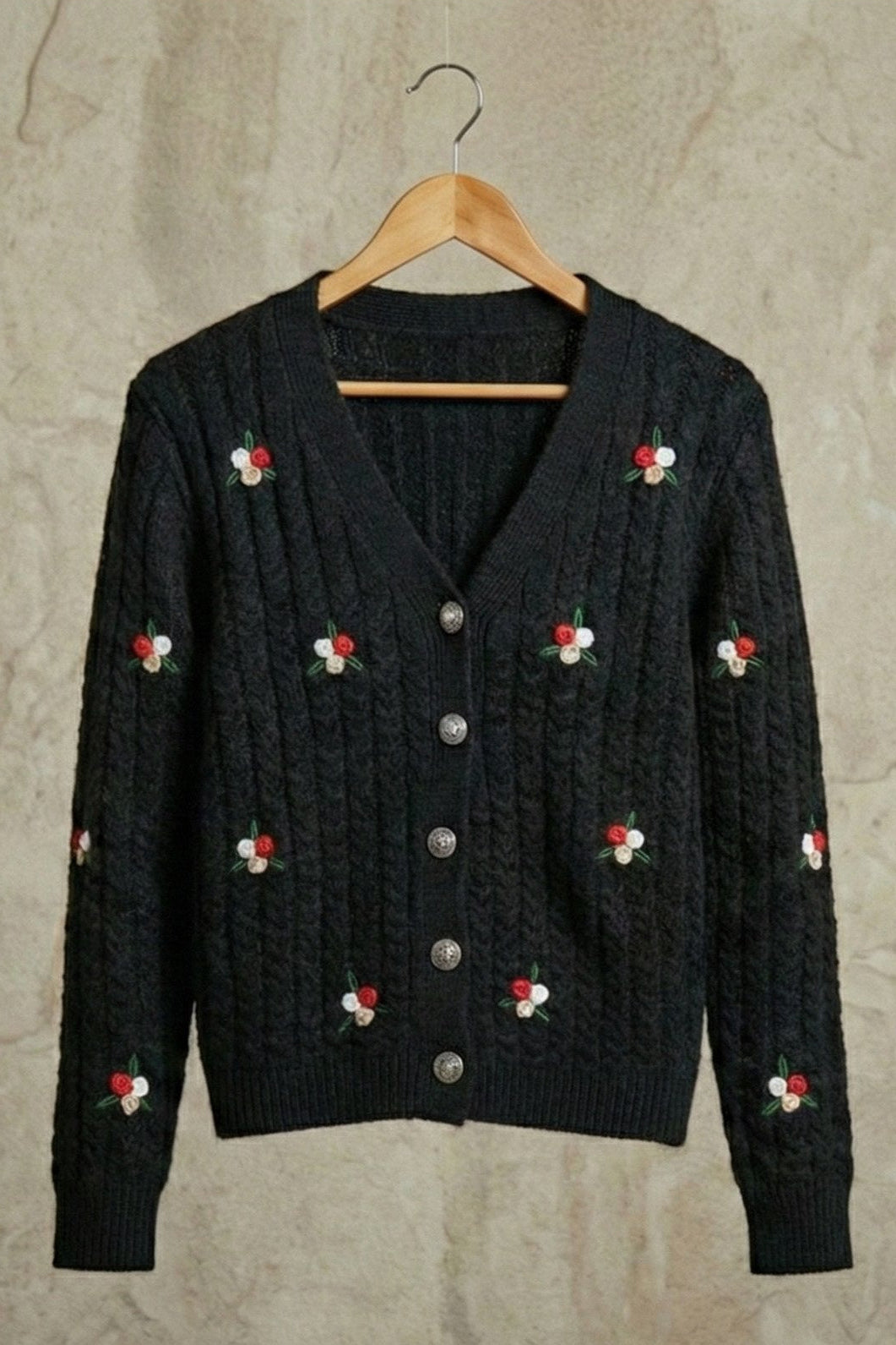 Kadın Çiçek Nakışlı V Yaka Düğmeli Triko Hırka | QUEENDA